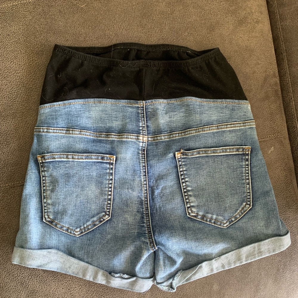 Maternity shorts